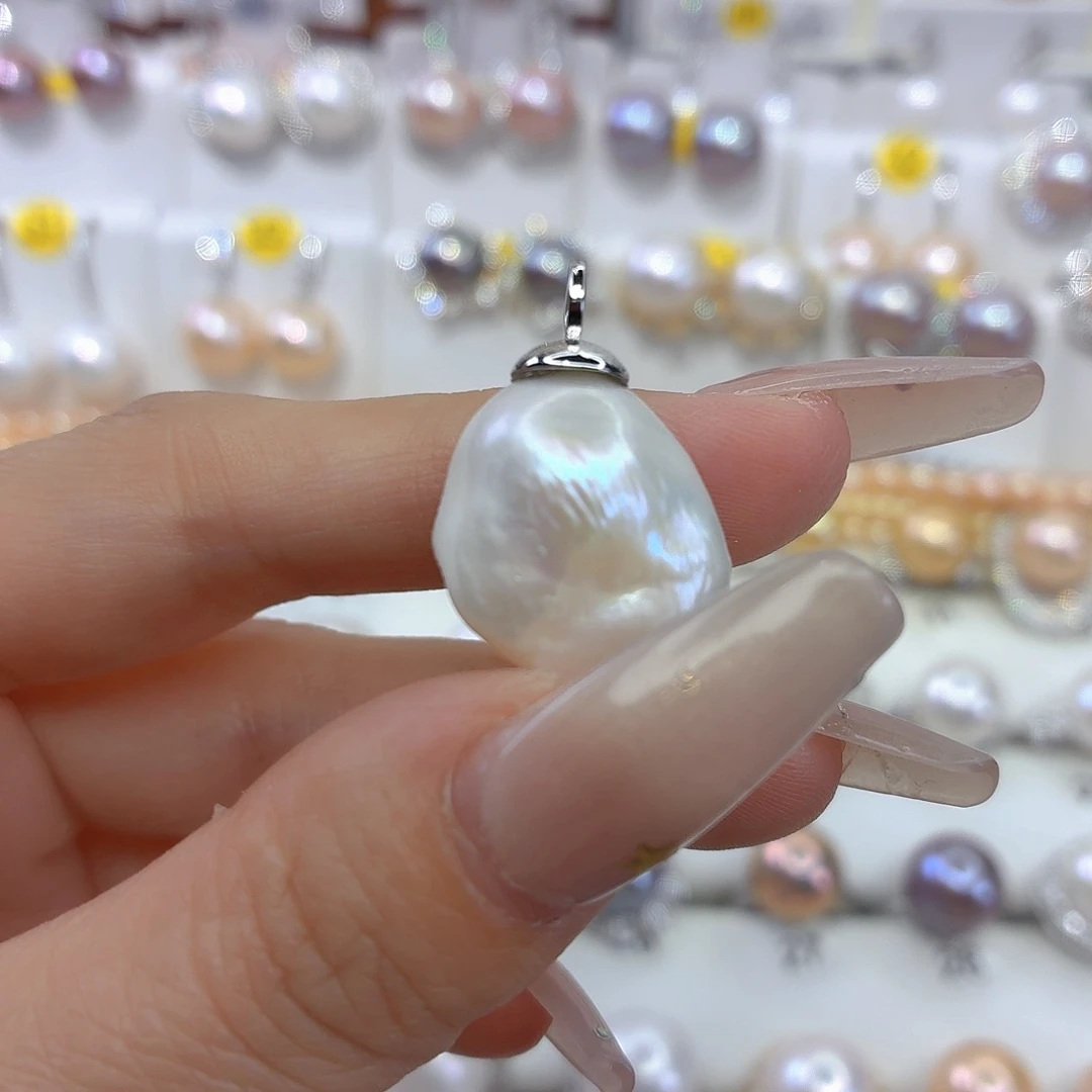 淡水珍珠合金颈饰