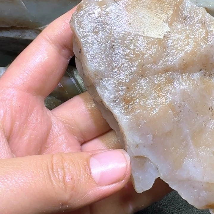 和田玉未镶嵌珠宝半成品