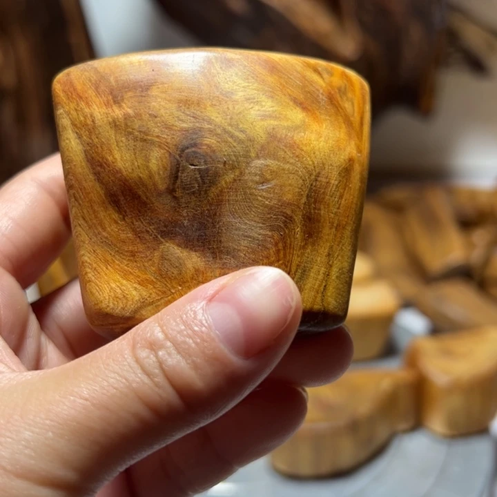 老***光木一物一拍20手把件