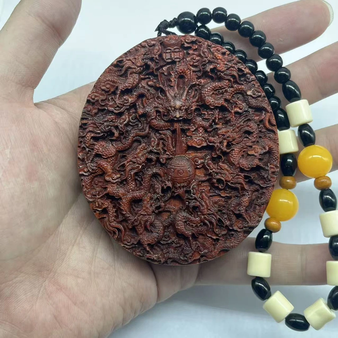 A1 血檀雕刻九龙牌卡7*8手把件 510 (配A1礼盒)