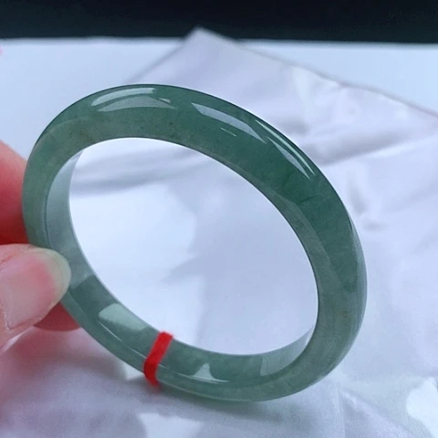 翡翠手镯未镶嵌60 号翡翠手镯