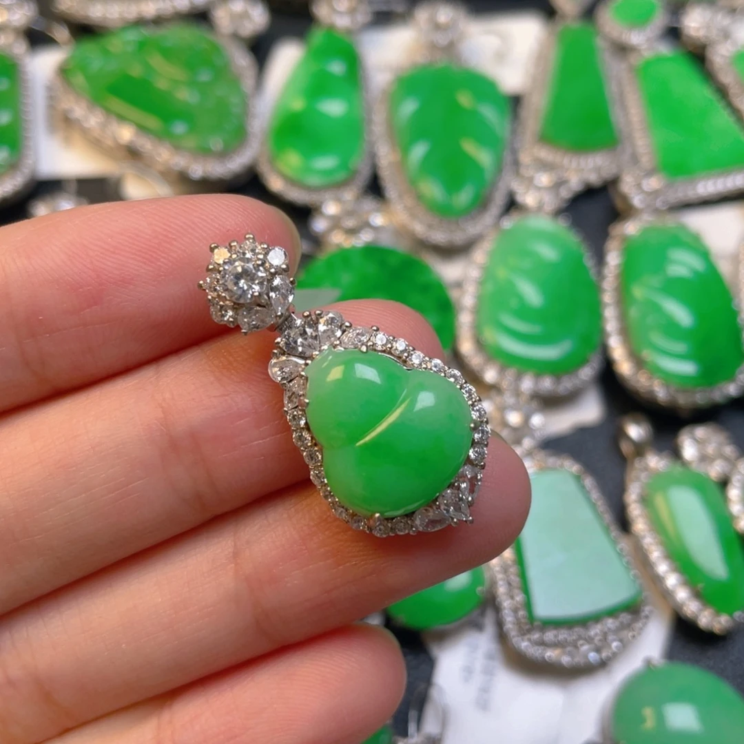 颈饰银S925镶嵌翡翠