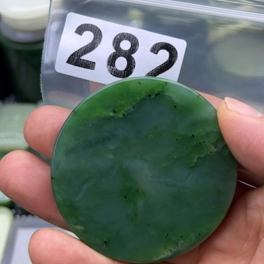 和田玉未镶嵌珠宝半成品