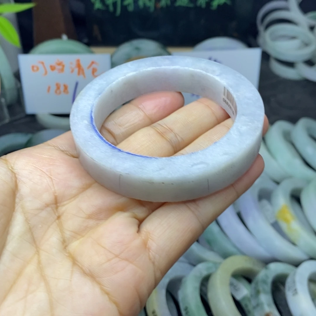 定制翡翠未镶嵌手镯