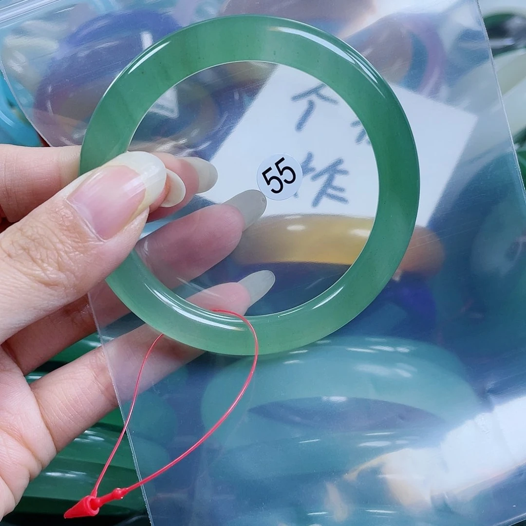 【闪购商品】石英质玉手镯未镶嵌55