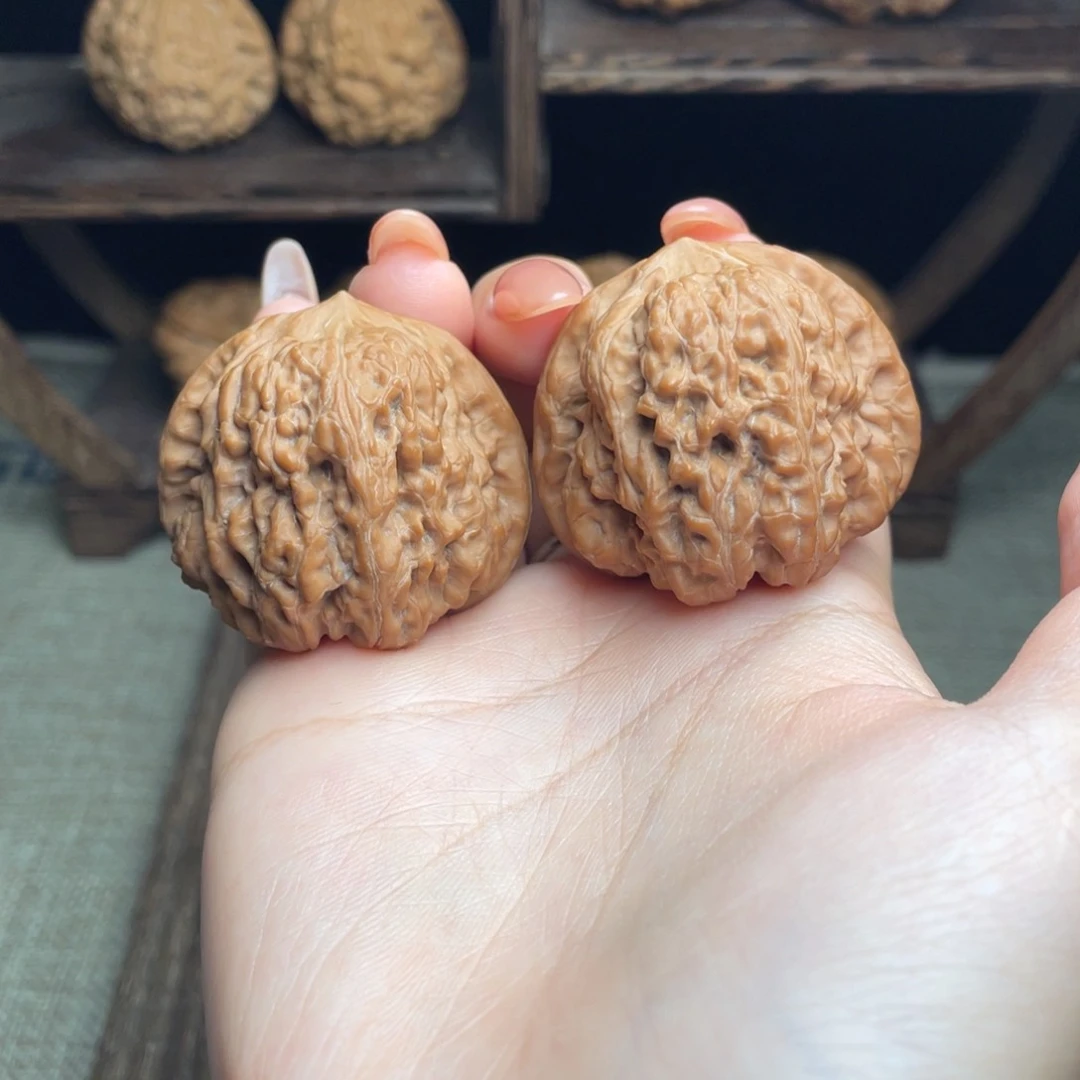 文玩核桃吊坠平谷凹底40+ 全品白茬精配毕业红皮