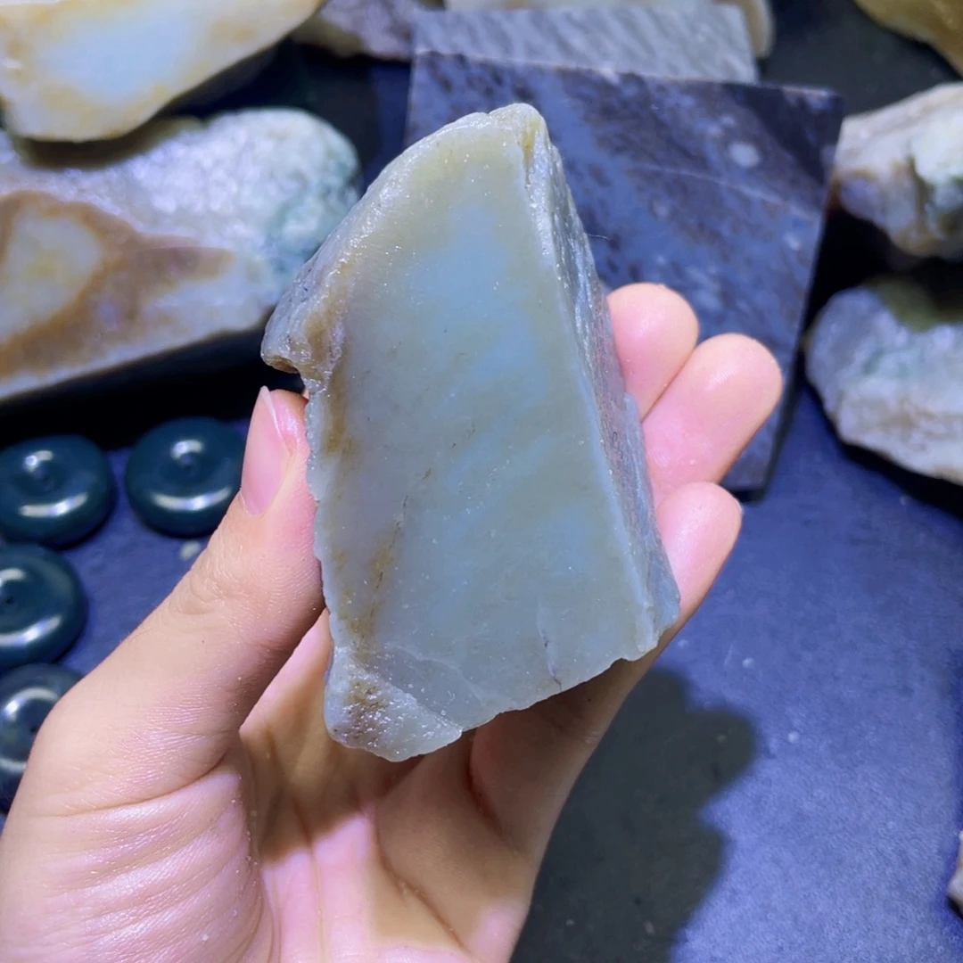 和田玉未镶嵌珠宝半成品