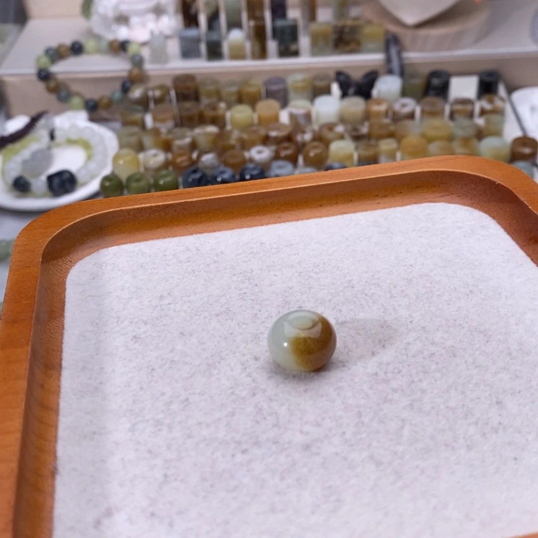 紫***蓝和田玉未镶嵌颈饰买断不退换