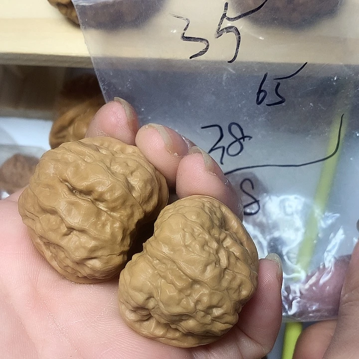 文玩核桃吊坠边38左右