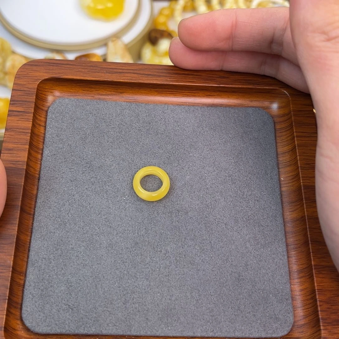 琥珀手链未镶嵌玛****尼蜜蜡跑环