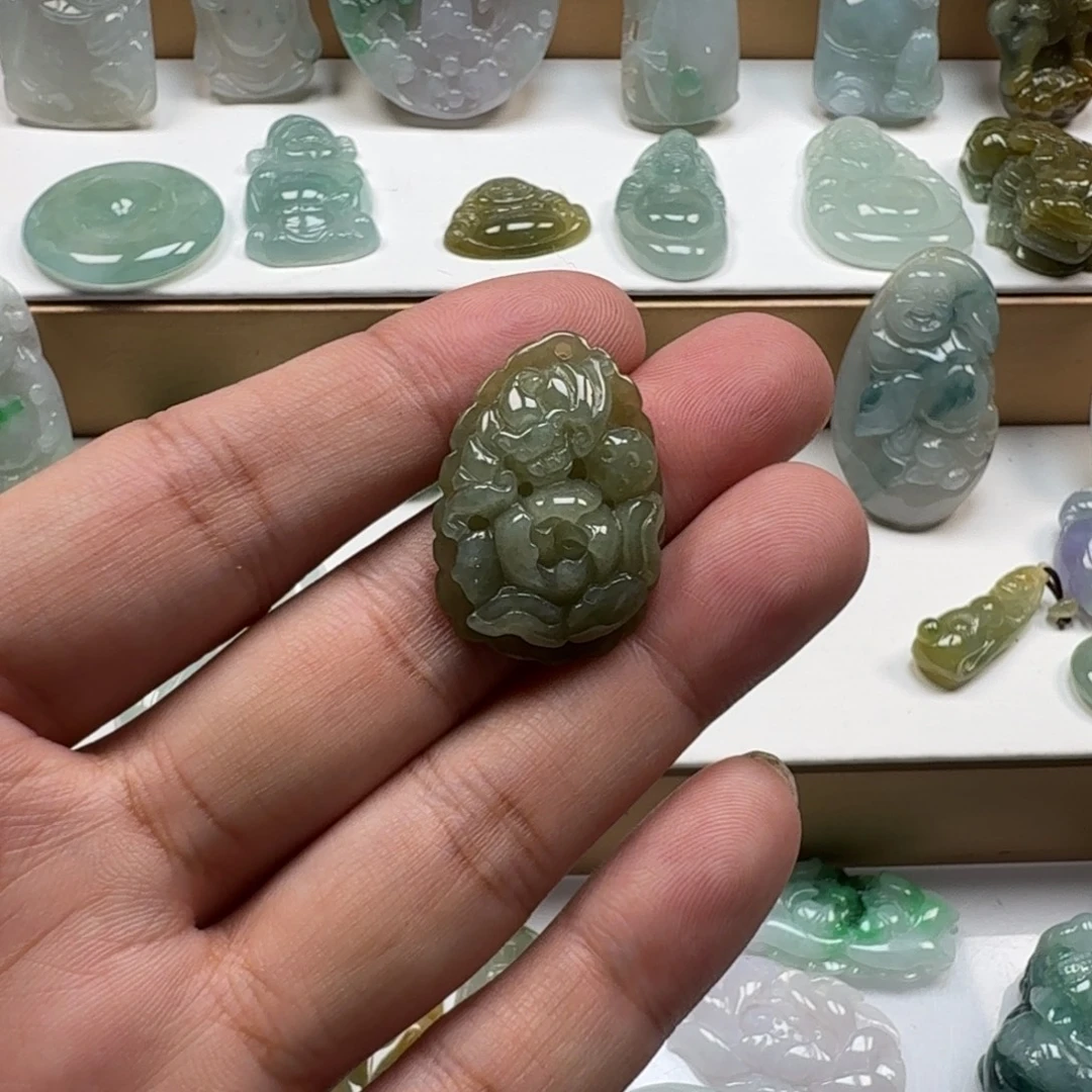 *****翡翠未镶嵌颈饰翡翠