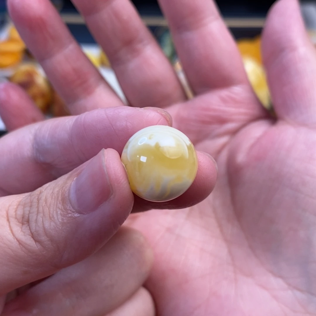 未镶嵌琥珀裸石瓷白花圆珠15.4