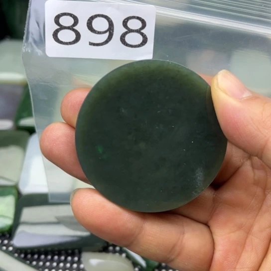 和田玉未镶嵌珠宝半成品