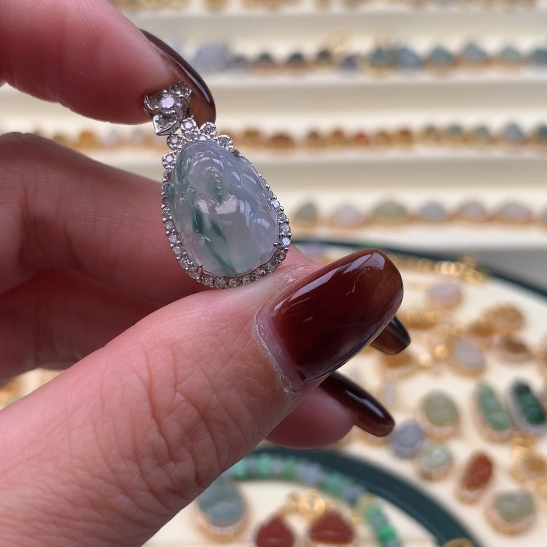 翡翠银S925镶嵌颈饰貔貅