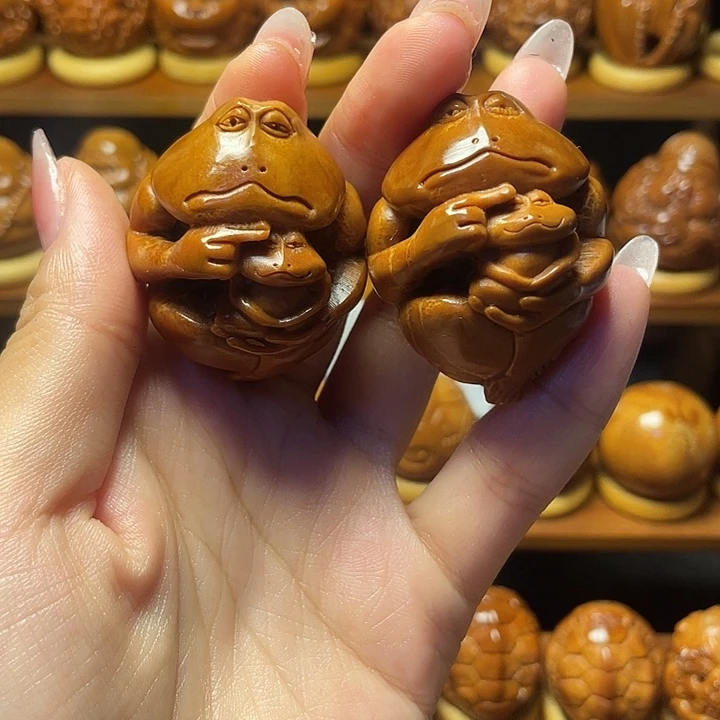 橄榄核把件金蝉一对背背有钱