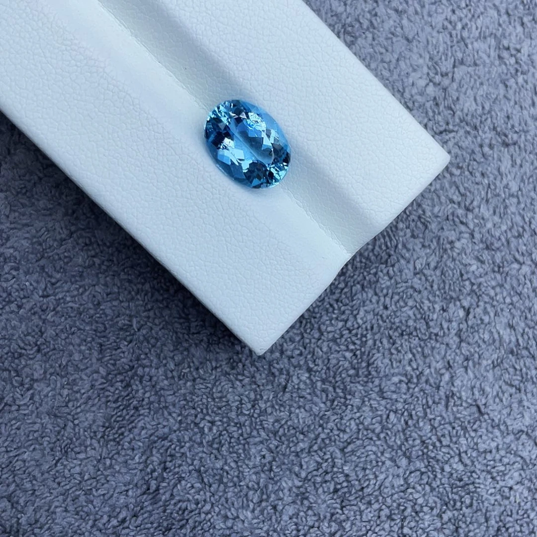 海蓝宝石裸石2.562Ct超圣