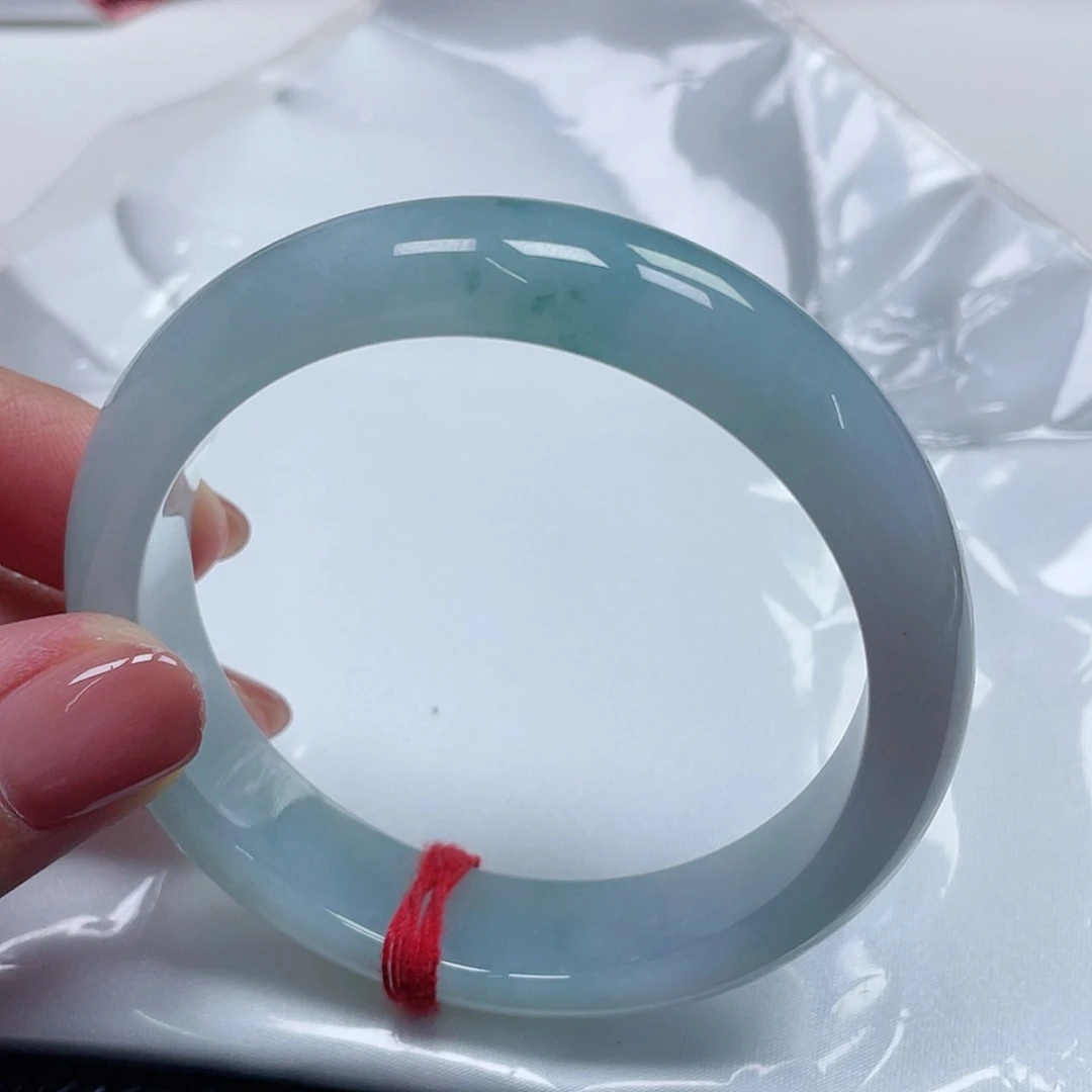 翡翠手镯未镶嵌缅甸翡翠