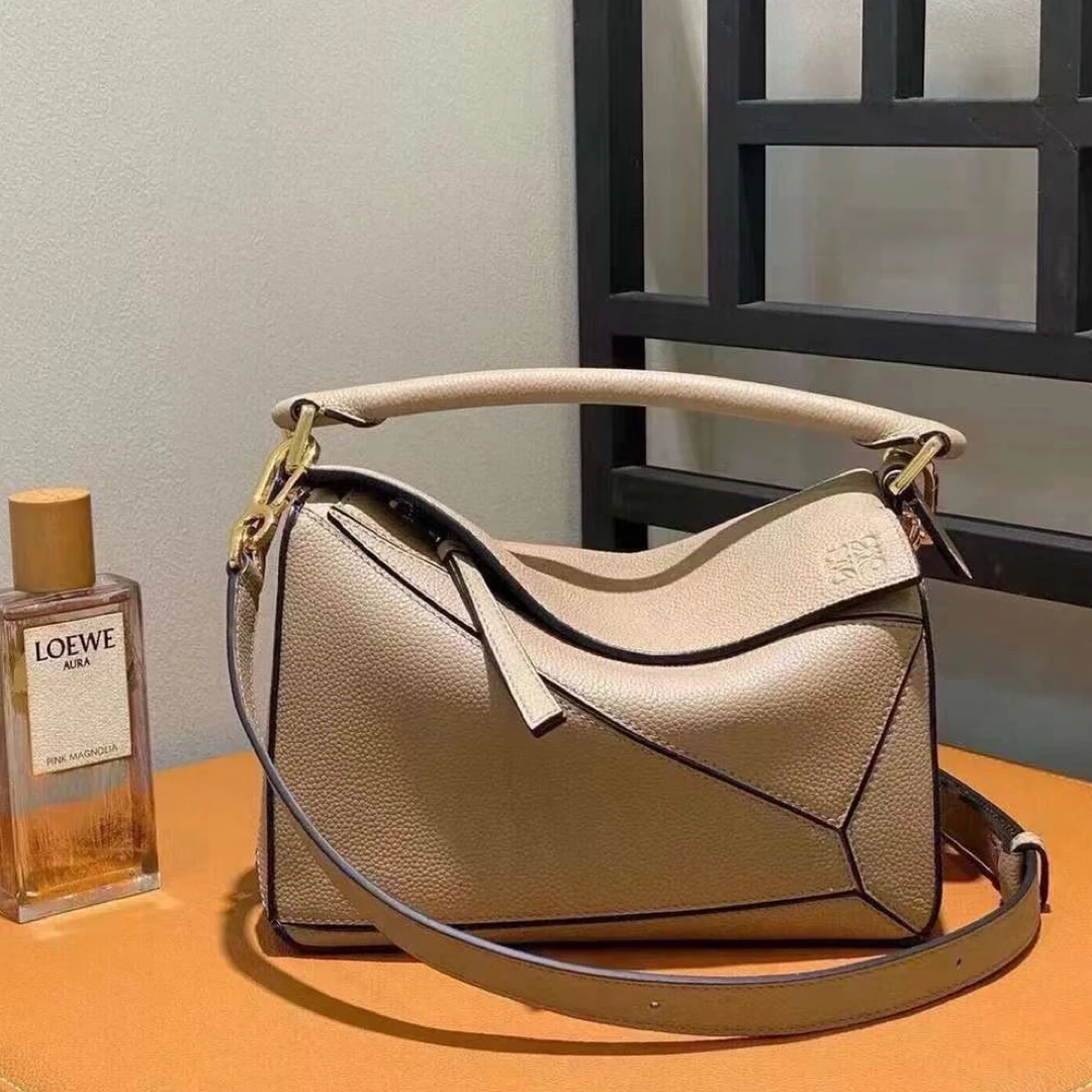 95新 LOEWE/罗意威 puzzle 沙色斜挎包/9768