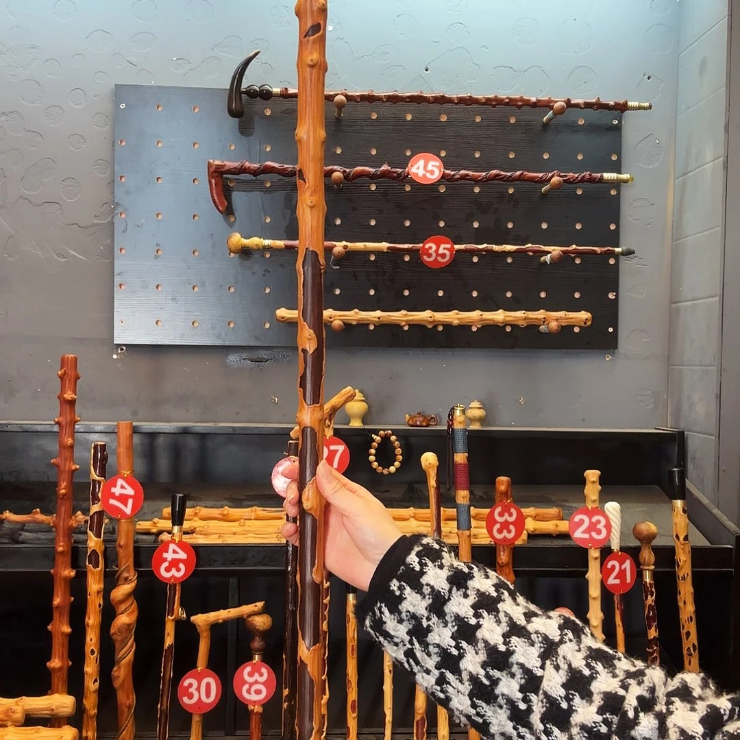 用***3110公分左右长，黑疤长棍