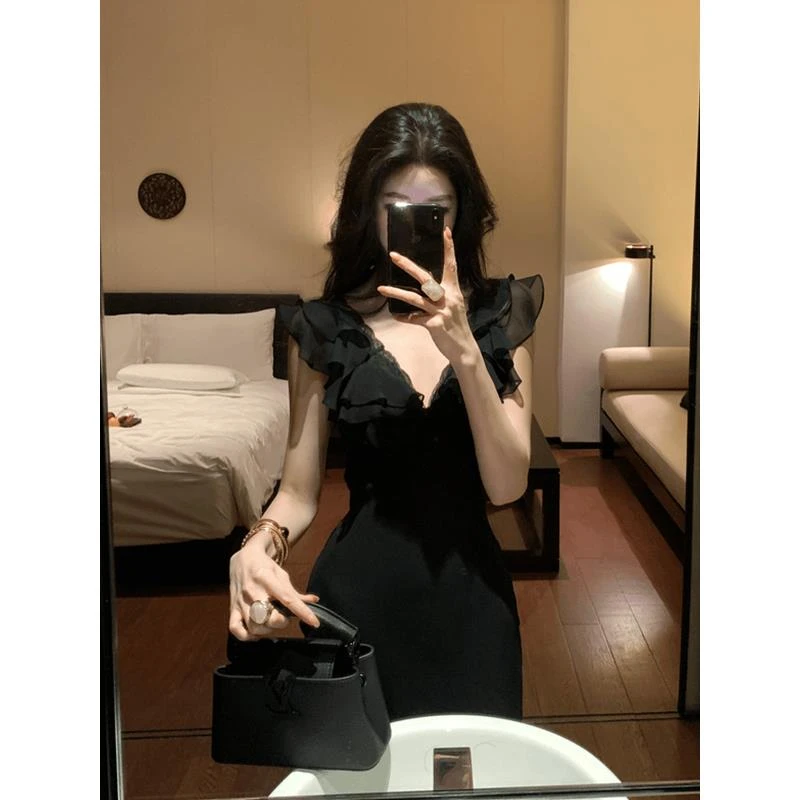 生日宴会礼服长裙漂亮冷淡系收腰荷叶边黑色v领飞飞袖连衣裙女夏