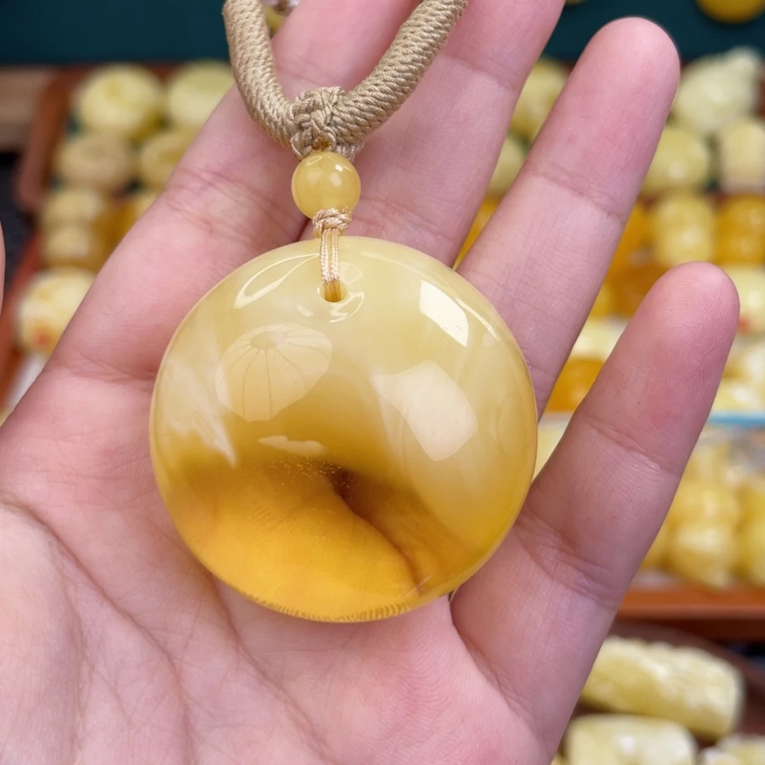 未镶嵌吊坠(赠链)蜜蜡