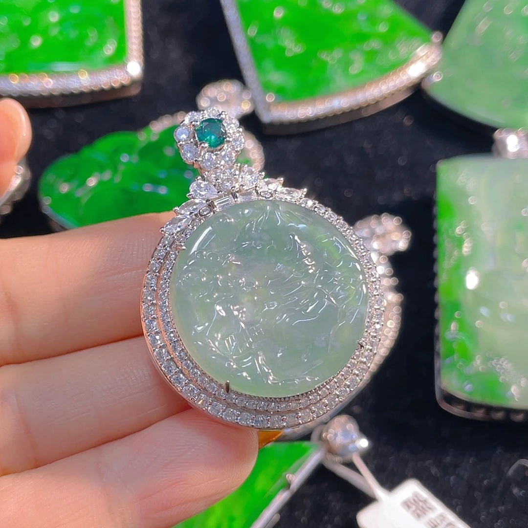 翡翠未镶嵌颈饰翡翠