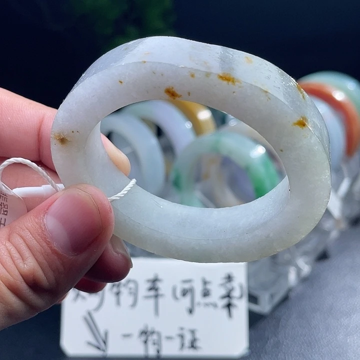 定制翡翠未镶嵌翡翠手镯