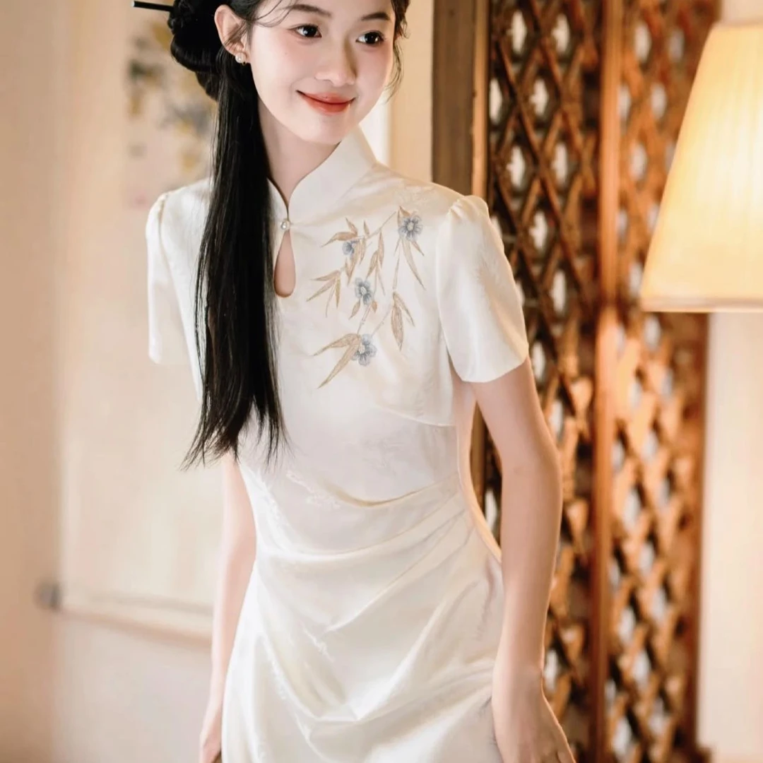 幽兰| 白色旗袍秋冬季女新中式订婚礼服裙2025年春夏季日常可穿