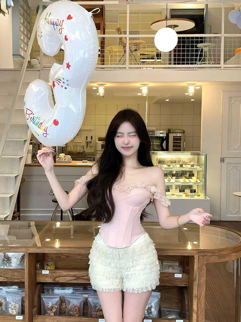 B11-3两色“蕾丝花领”吊带上衣（2934）