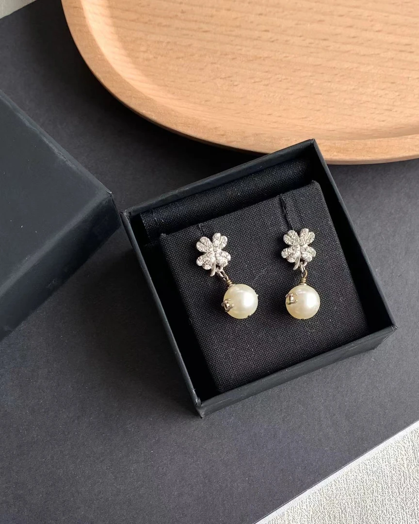 95新 Chanel/香奈儿 四叶草珍珠耳钉 14c  15679527