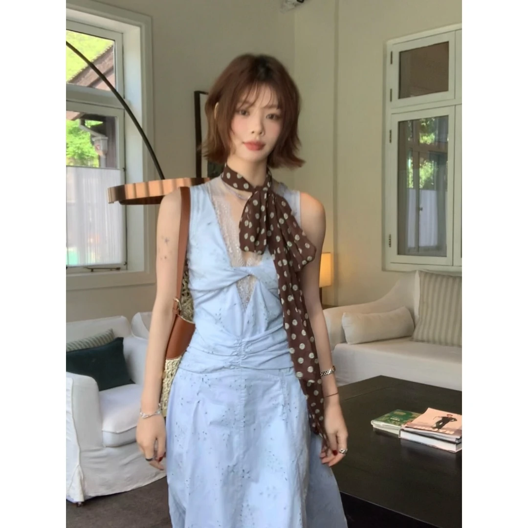 高级感欧若风浅蓝色V领蕾丝扭结吊带连衣裙清纯掐腰裙