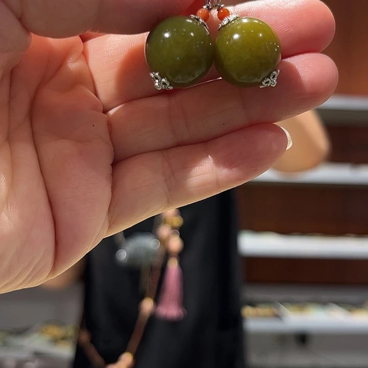 岫玉未镶嵌毛衣链