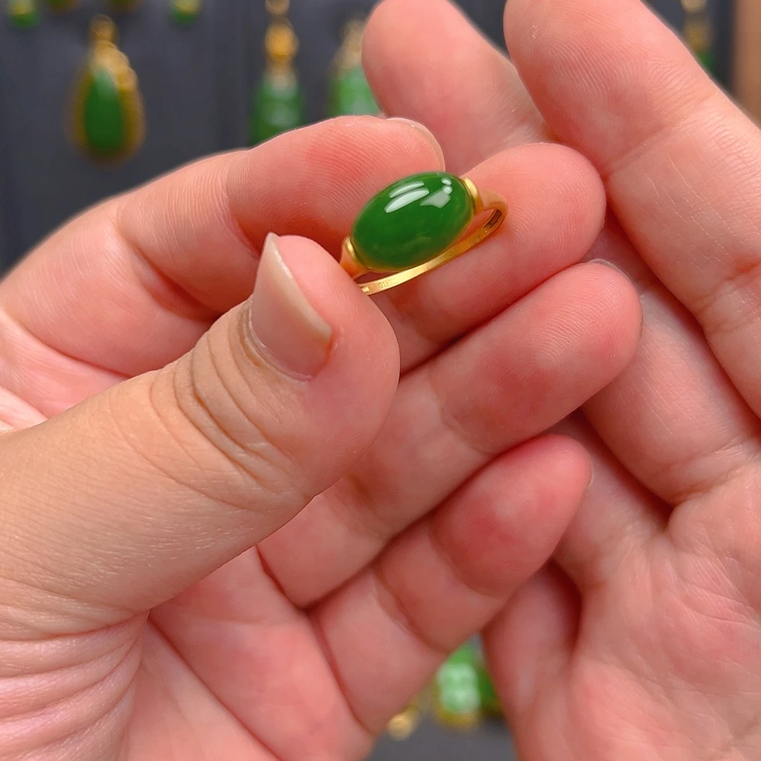 梦***挂18K金镶嵌戒指和田玉（碧玉）