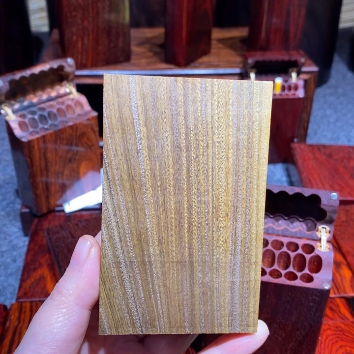 农***人大果紫檀（缅甸花梨）粗烟盒