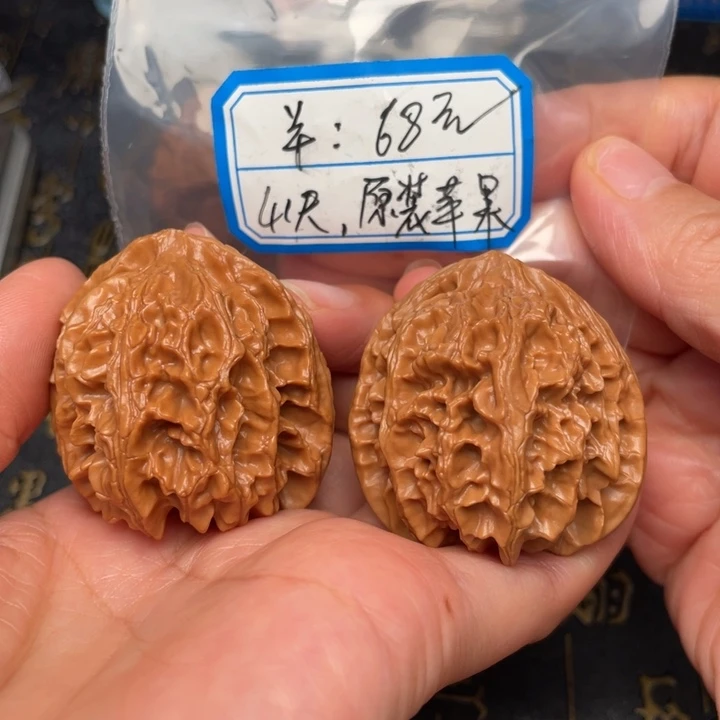 吊坠桃核文玩了吗