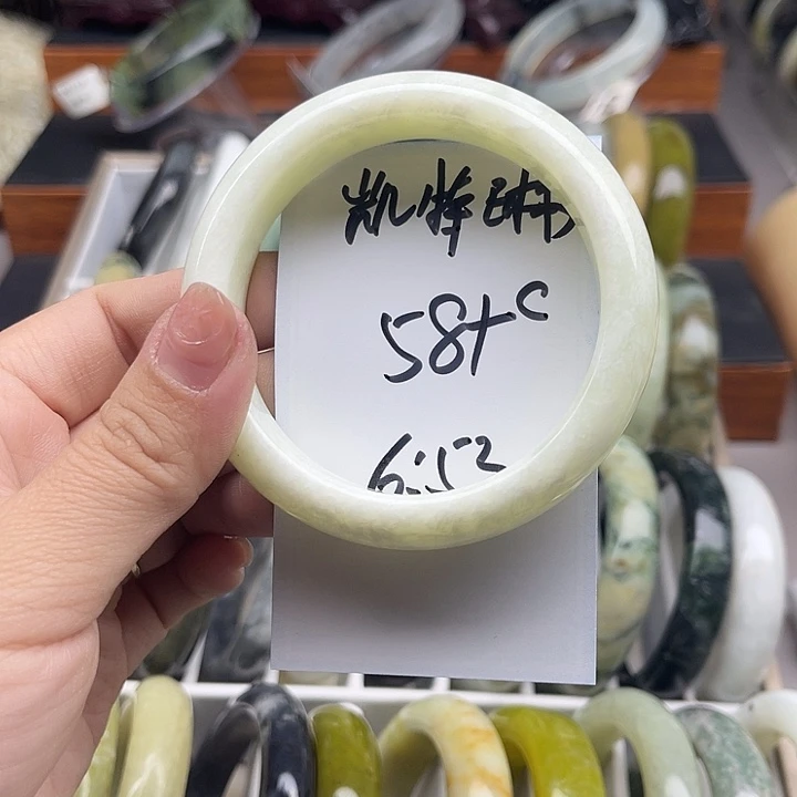 蒸***琳蛇纹石玉未镶嵌手镯