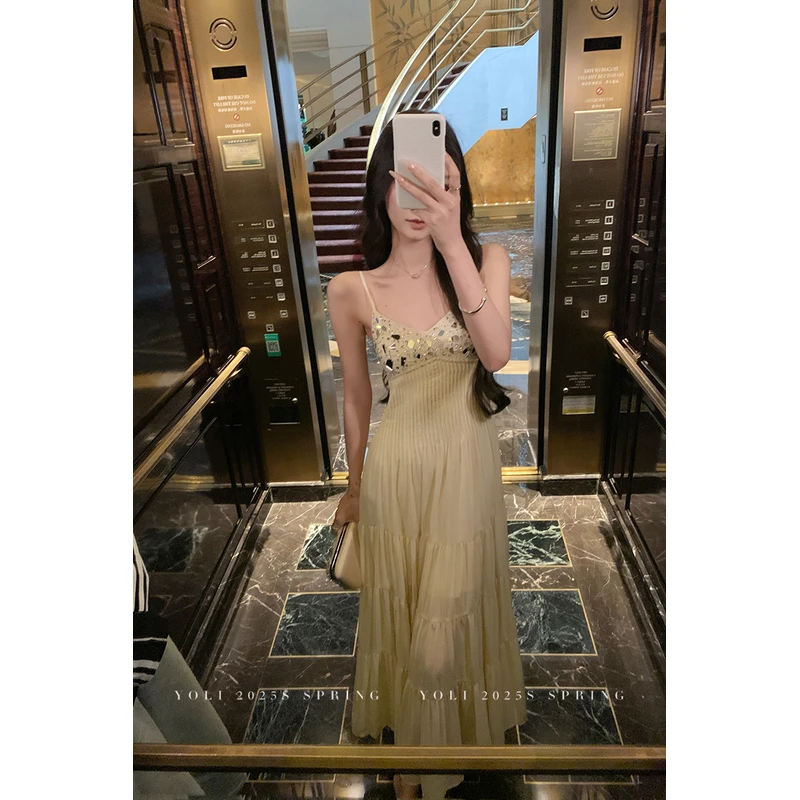 YOLI 张宥利“钻石秀场”吊带连衣裙