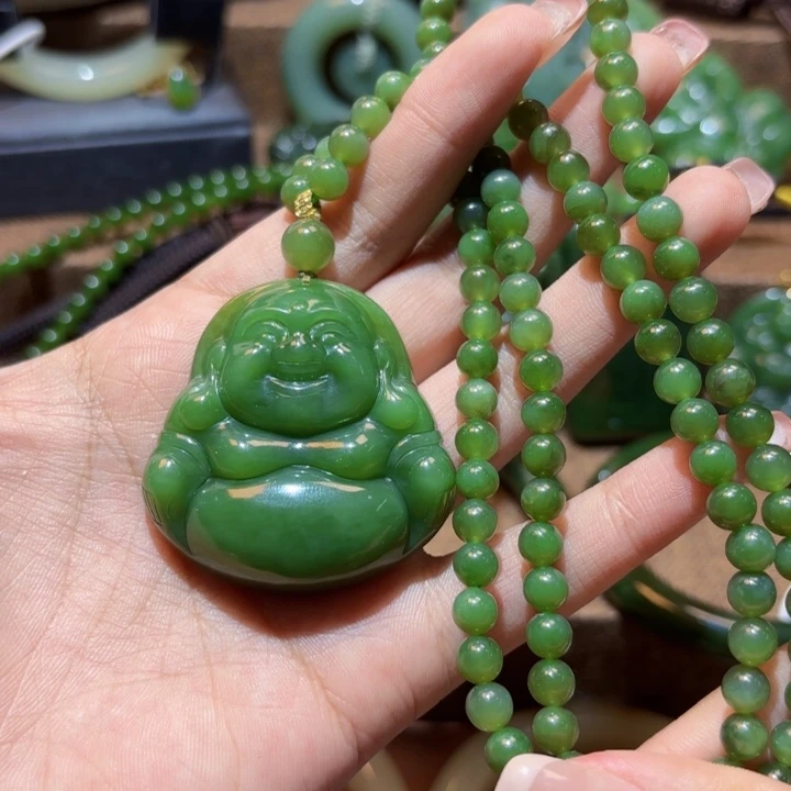 颈饰未镶嵌和田玉（碧玉）