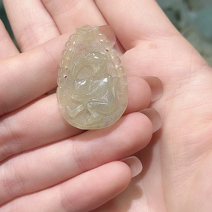 翡翠颈饰未镶嵌吊坠