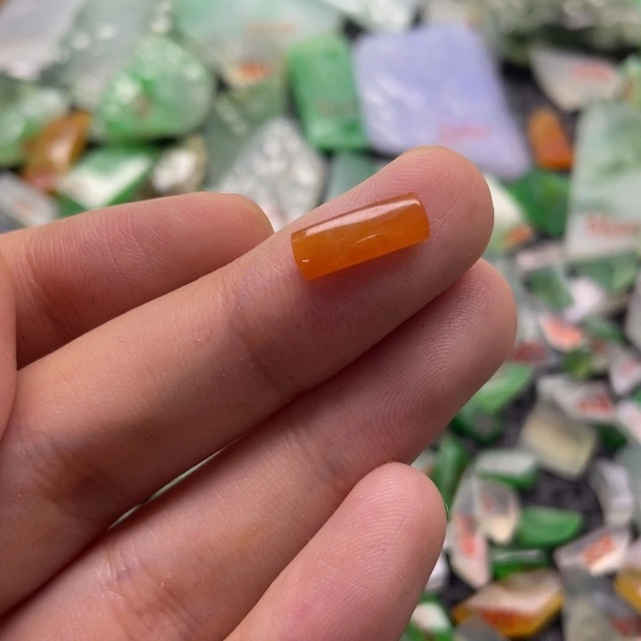 定制翡翠未镶嵌天然翡翠原石