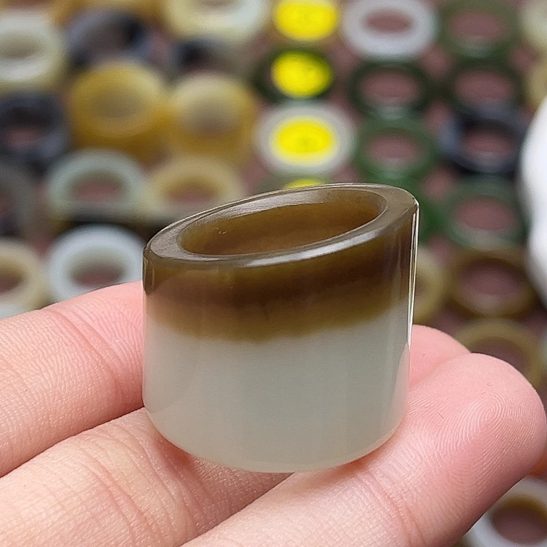 星***兒和田玉未镶嵌戒指