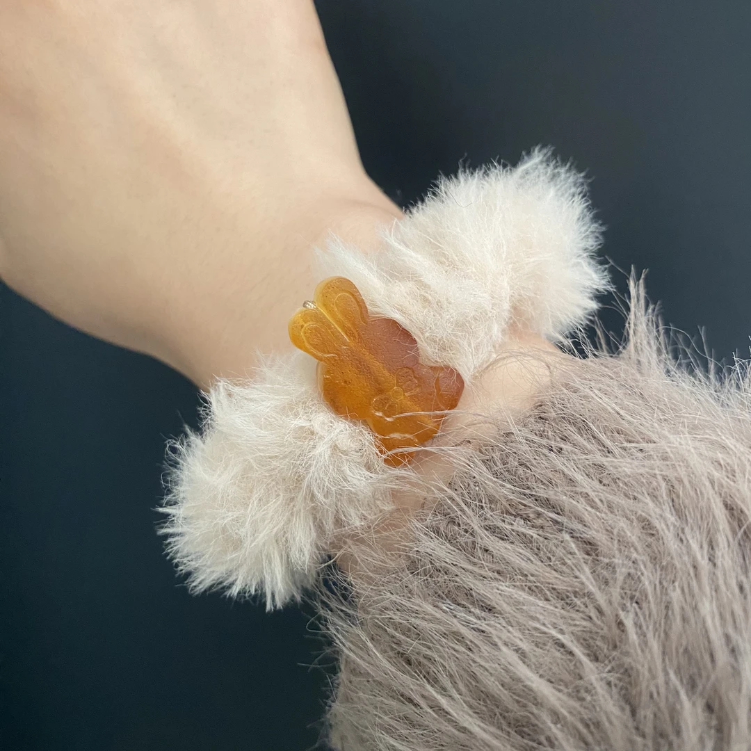 吉月蜜蜡原皮小兔手绳头绳双用款