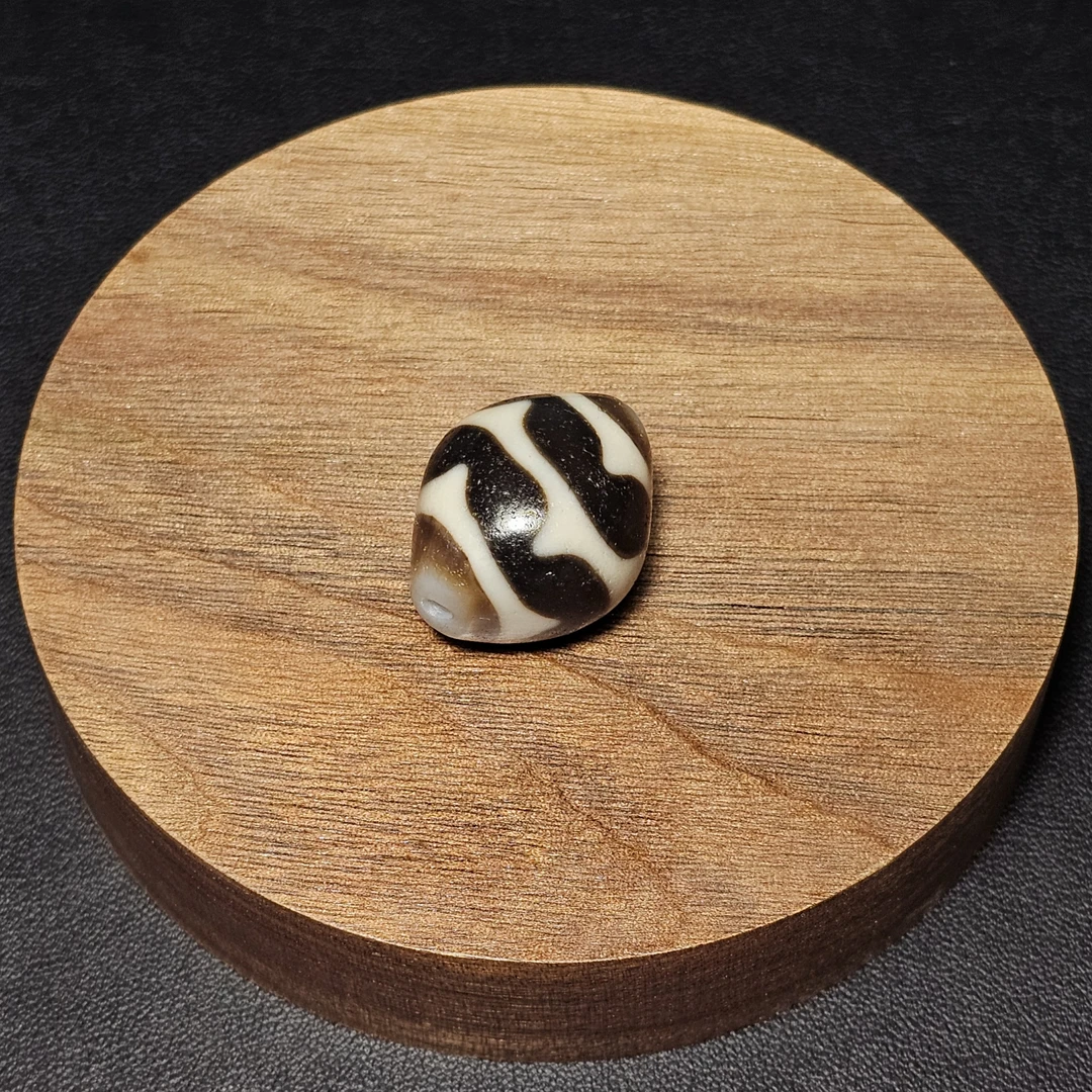 上肯工艺玛瑙珠 双牙达洛 尺寸：25.2×20.3