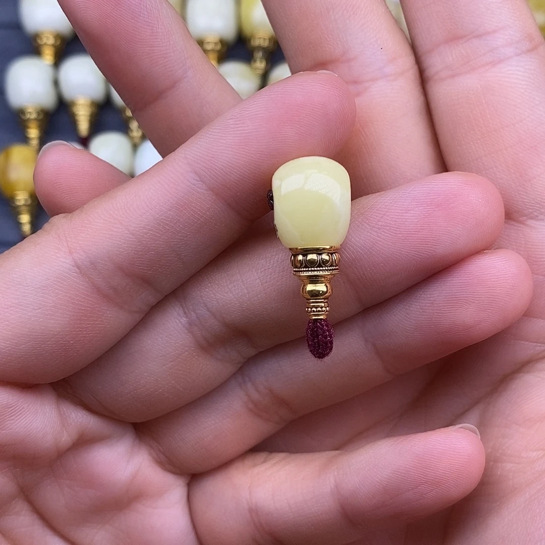 琥珀18K金镶嵌裸石11mm 蜜蜡金塔三通