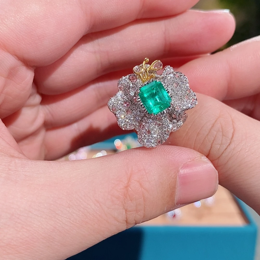 18K金镶嵌祖母绿戒指吉尔徳极微油木佐1.84ct