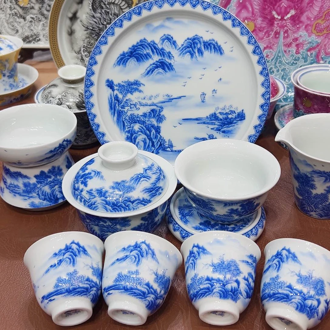 摆件景德镇陶瓷艺术展演厅和艺术展区