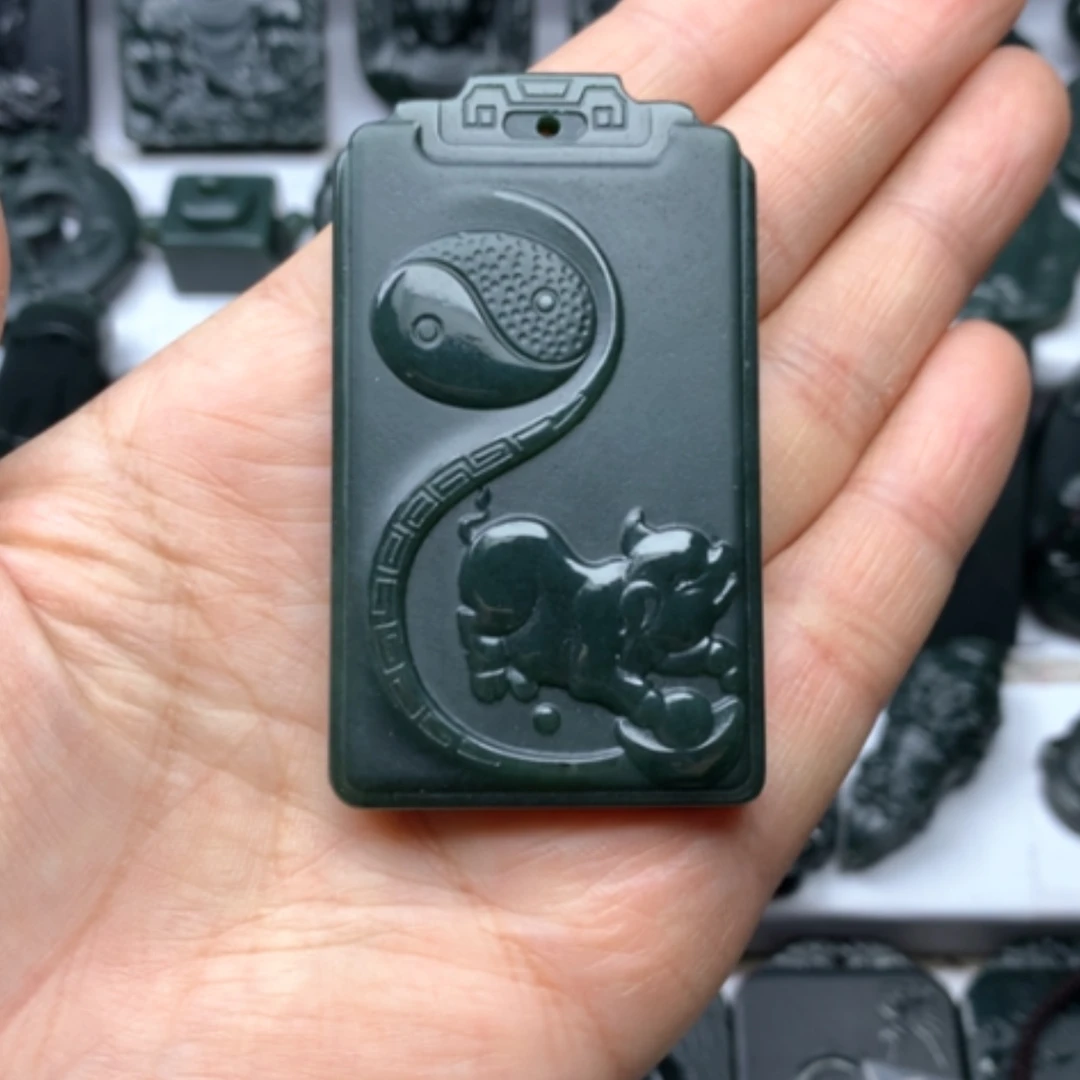 【闪购商品】和田玉颈饰未镶嵌双面雕刻