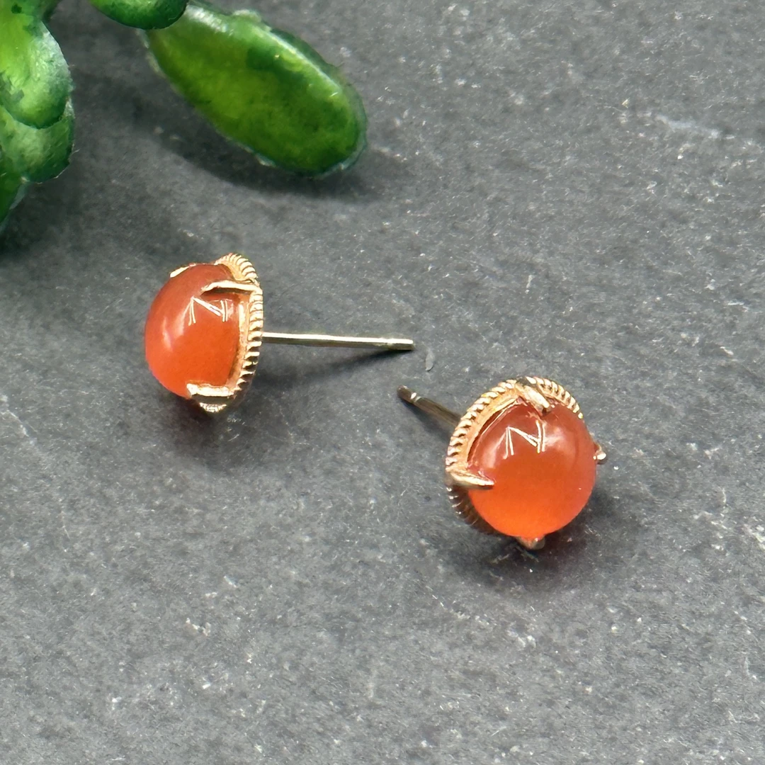 原矿无优化（编号7）南红冰红圆珠耳钉多样性发一