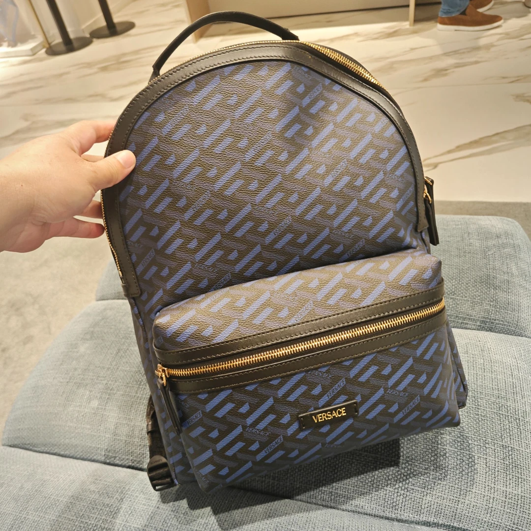 【香港直邮】VERSACE范思哲男款蓝色LOGO标时尚双肩包背包 100208