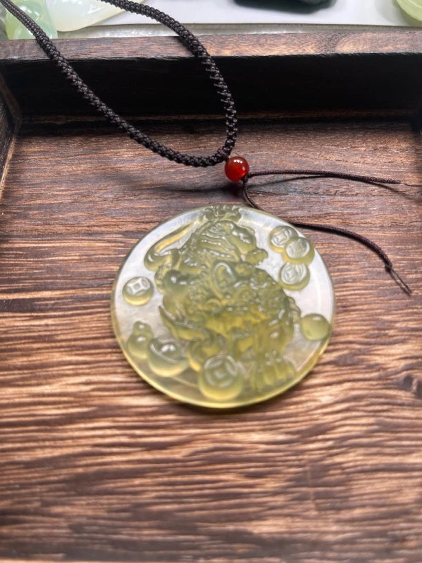 岫玉貔貅吊坠 挂件